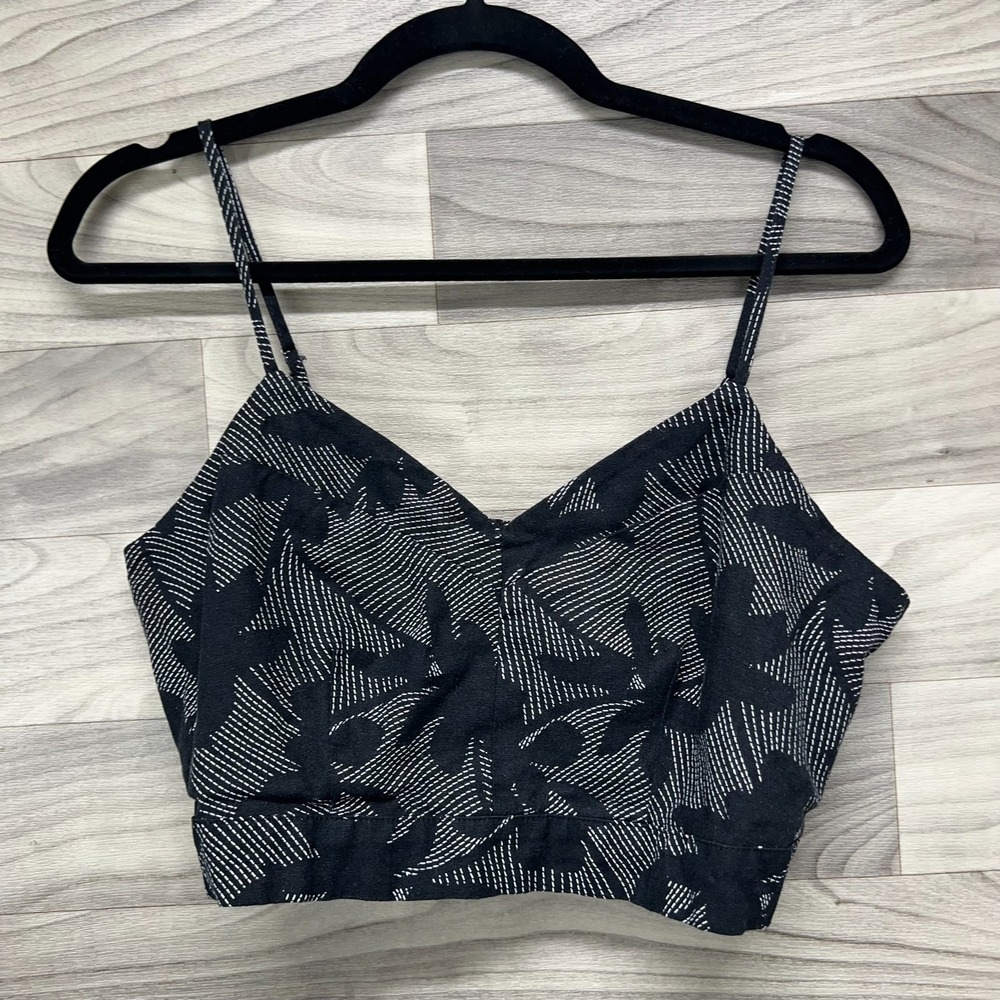 Universal Threads‎ Cropped Top Women's M Black Floral Smocked Adjustable Straps